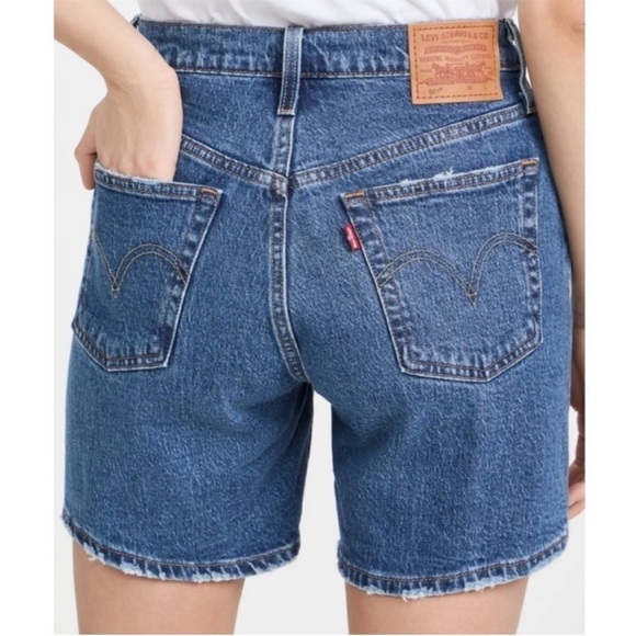 NWT Levi’s Premium Mid Thigh High Waisted Denim Shorts in Salsa Middle - Picture 3 of 9